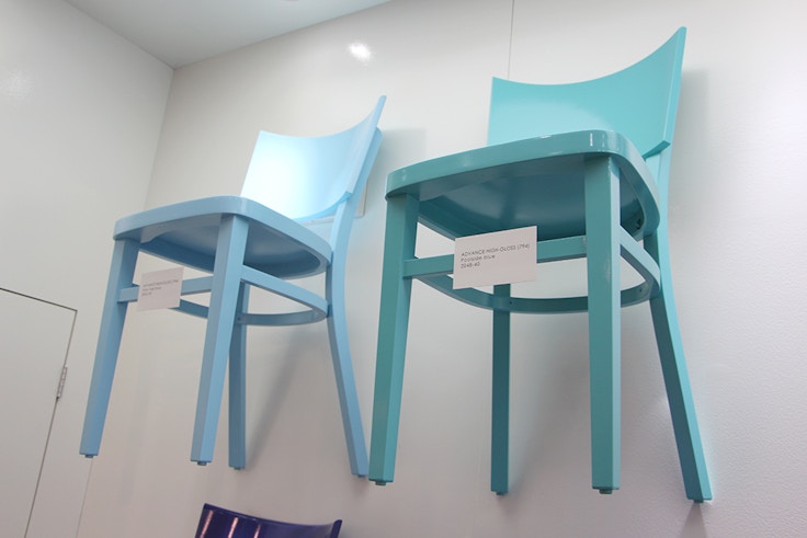 blue chairs para