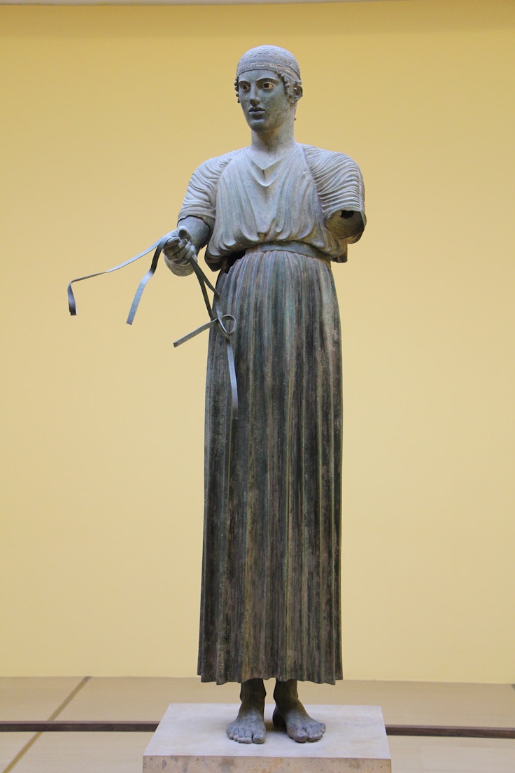delphi museum bronze statue