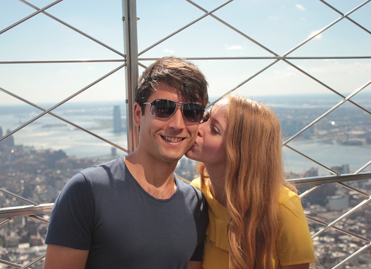 empire state building kiss