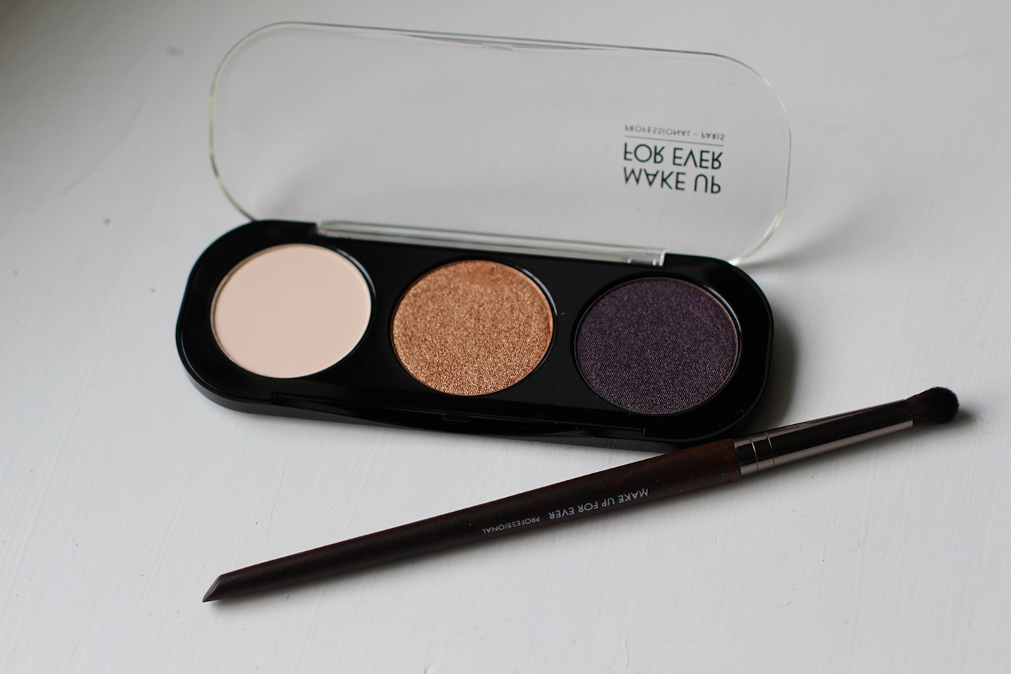 Make Up For Ever Artist Shadow Review