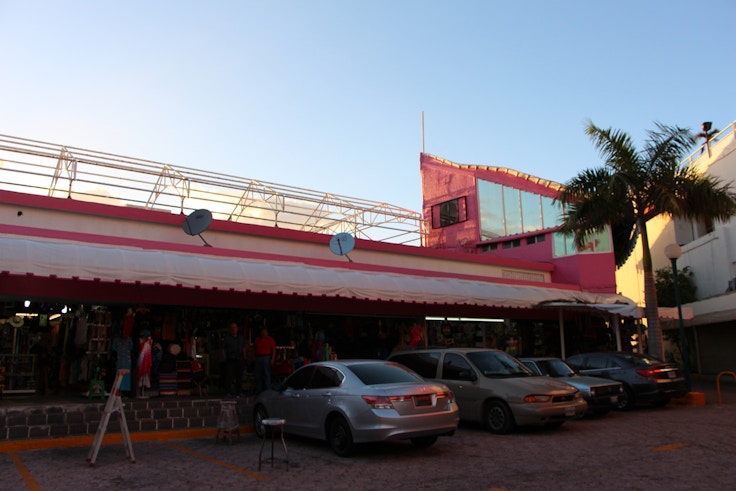 mercado coral negro cancun
