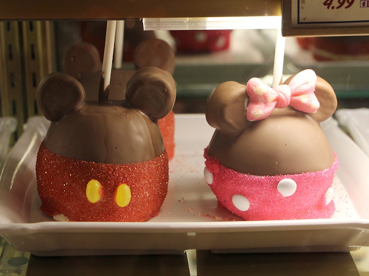 mickey and minnie mouse candy apples