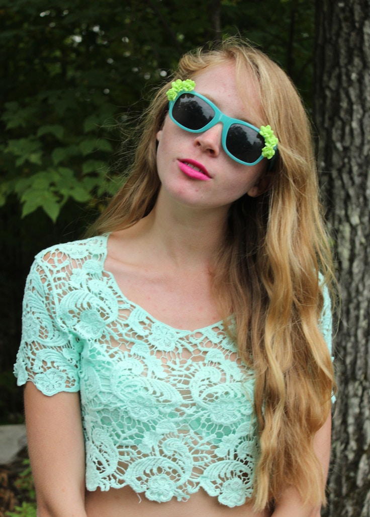 mint shirt lace and sunglasses