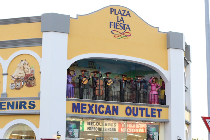 plaza la fiesta cancun