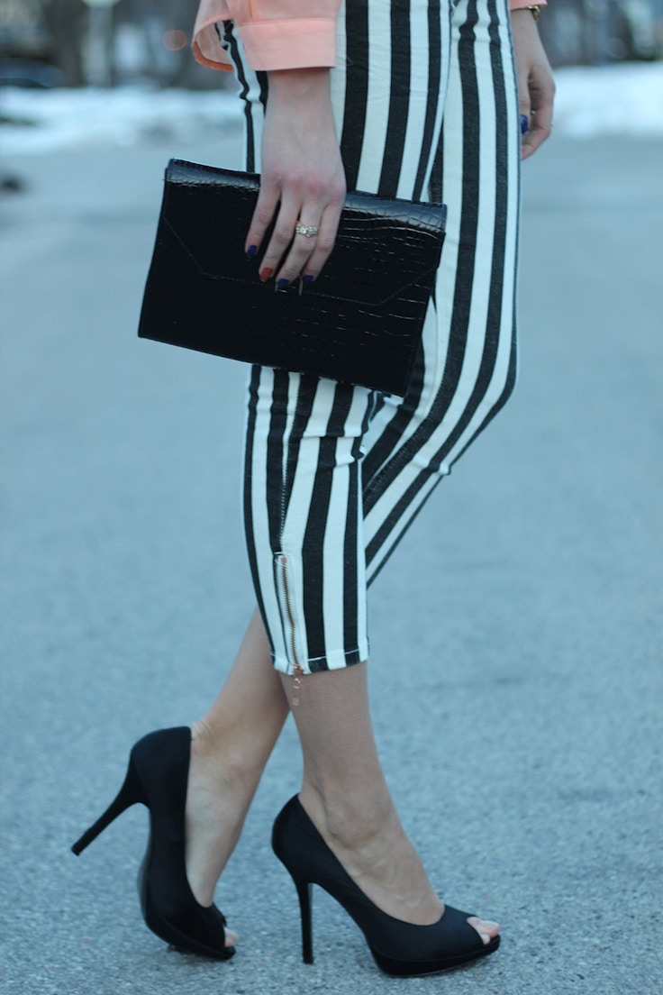 striped jeans and black heels