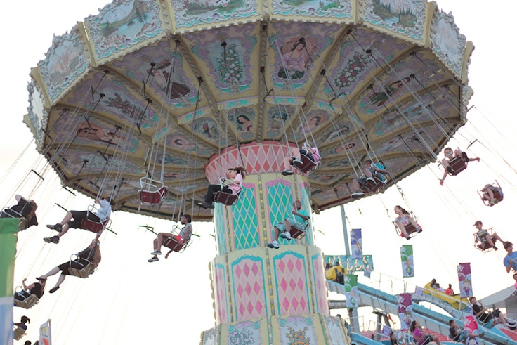 swing carousel cne