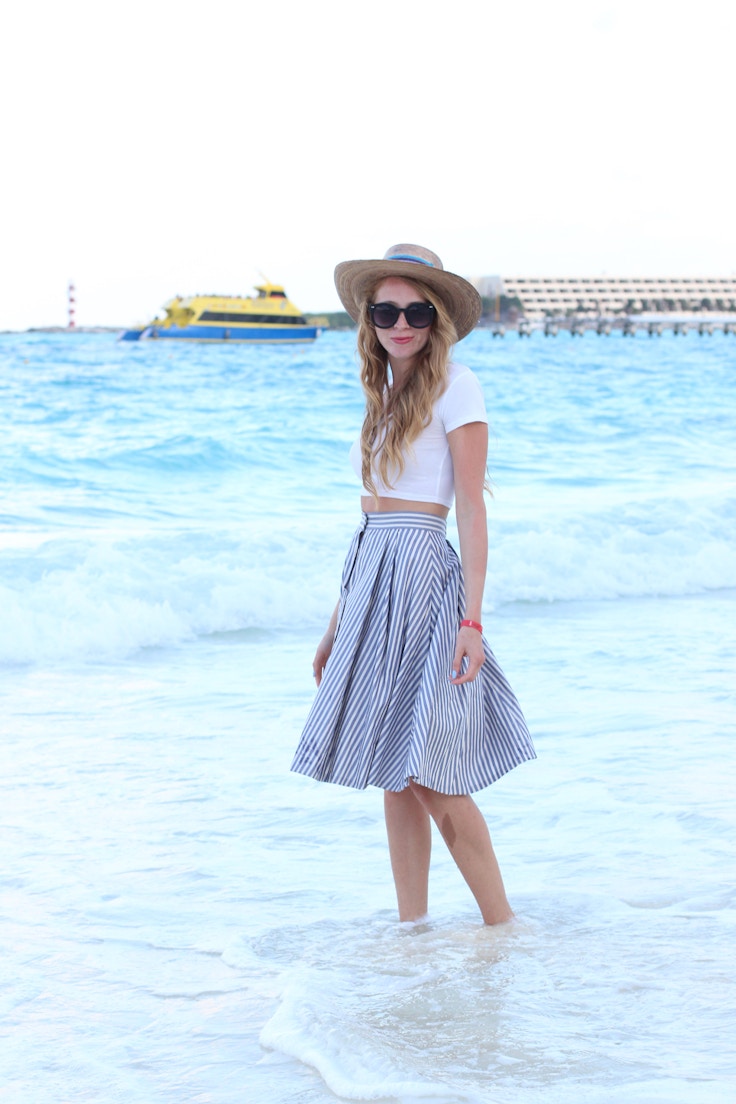 vacation outfit midi skirt crop top