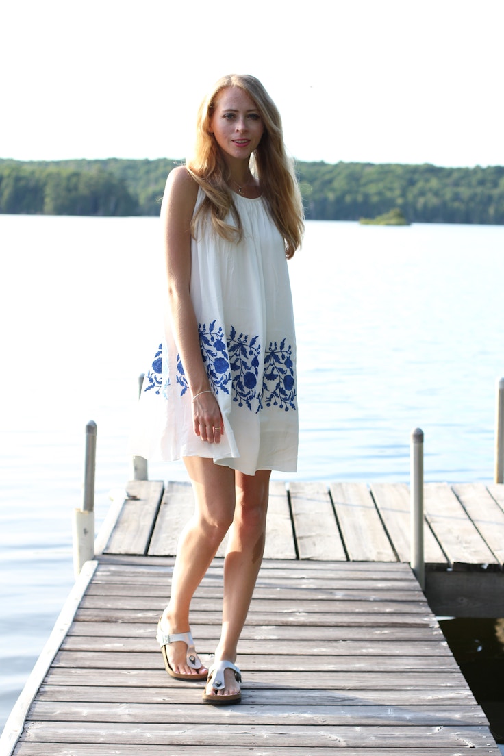 white dress and birkenstock gizeh sandals