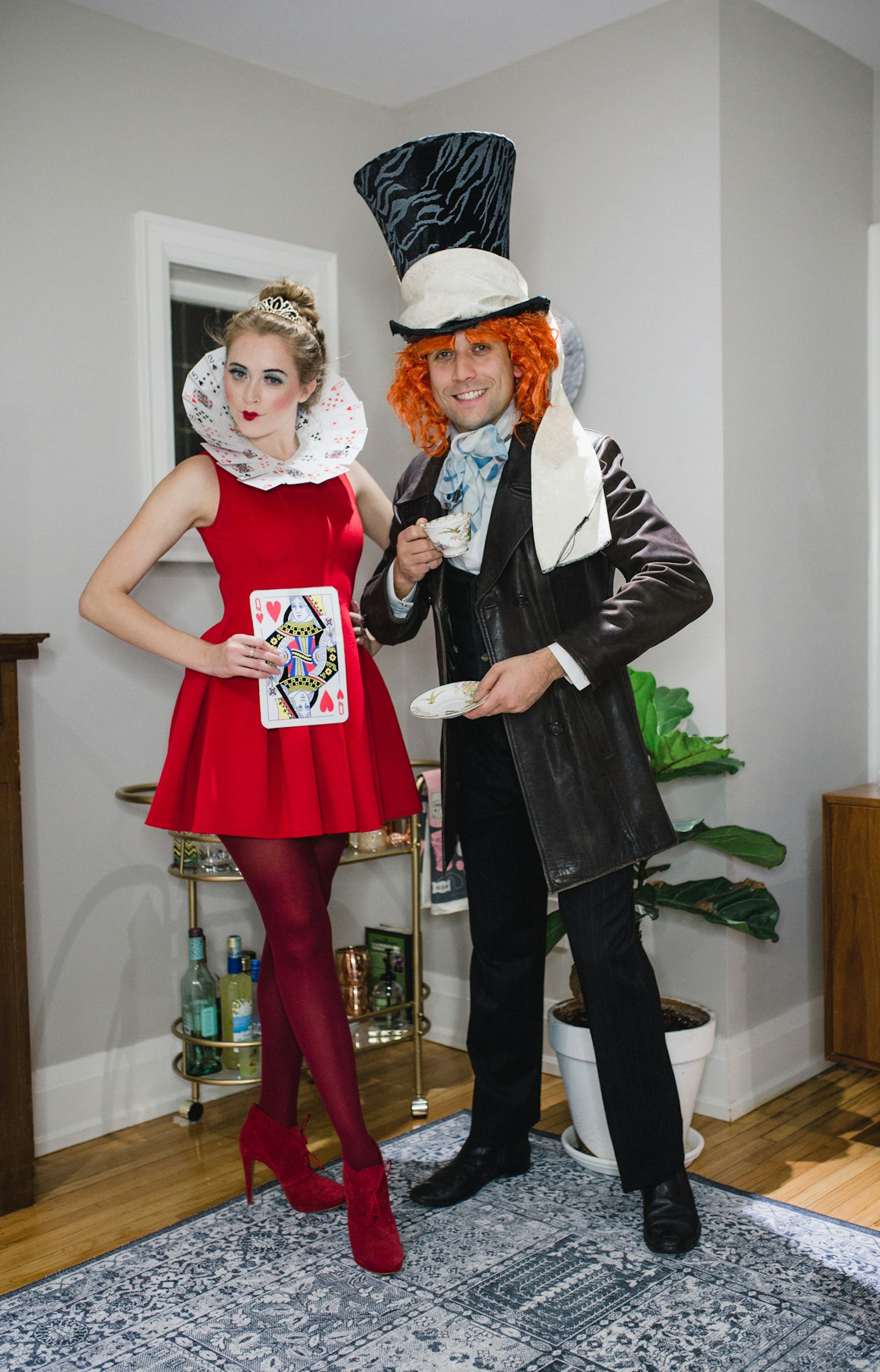 Alice in Wonderland couples Halloween costume: this post shares a DIY guide on how to create an awesome Mad Hatter and Queen of Hearts Halloween costume. Perfect for a Wonderland themed party or Halloween.