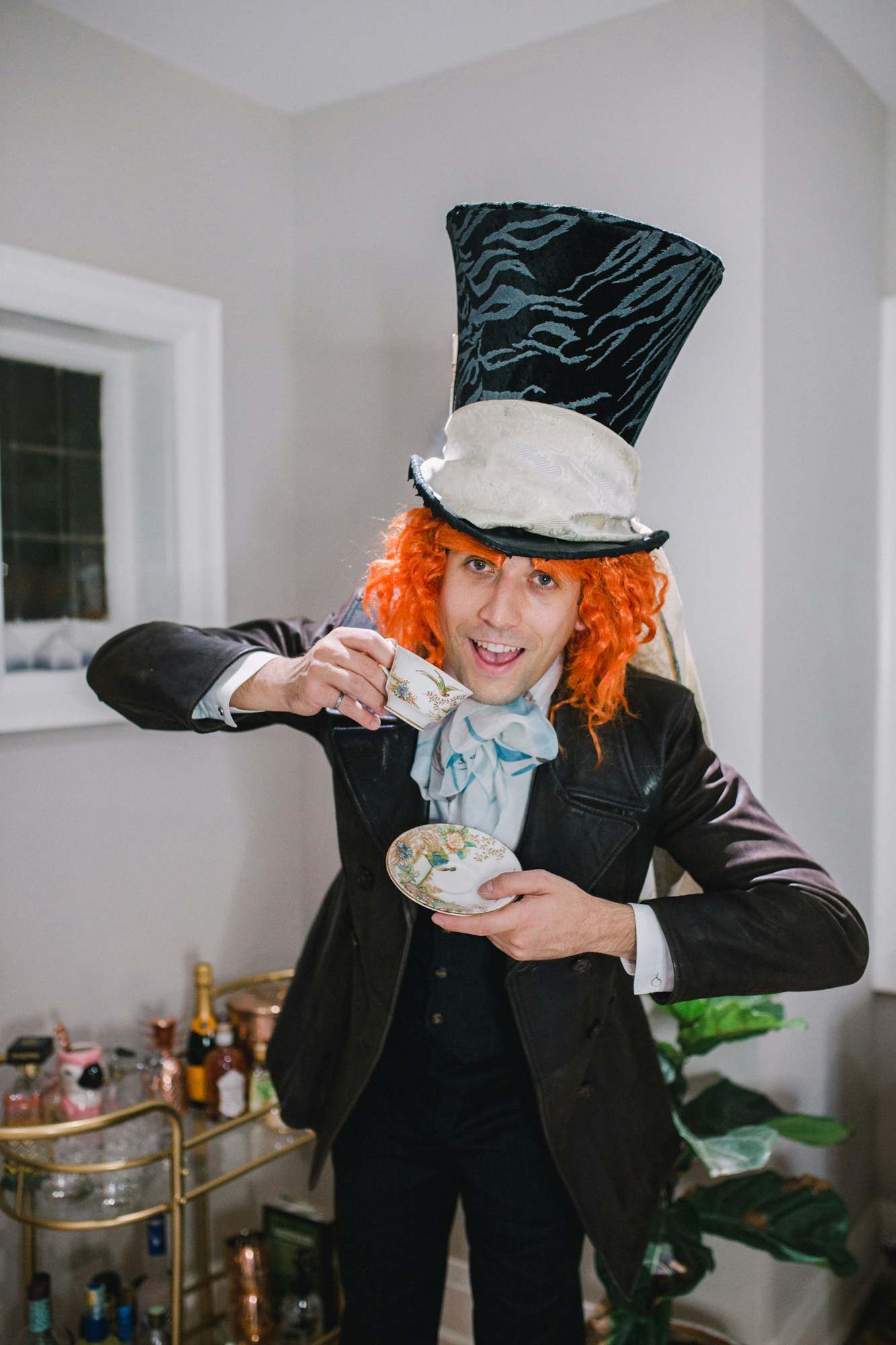 DIY Mad Hatter Alice in Wonderland Costume idea: a guide on how to make a realistic Mad Hatter hat and costume
