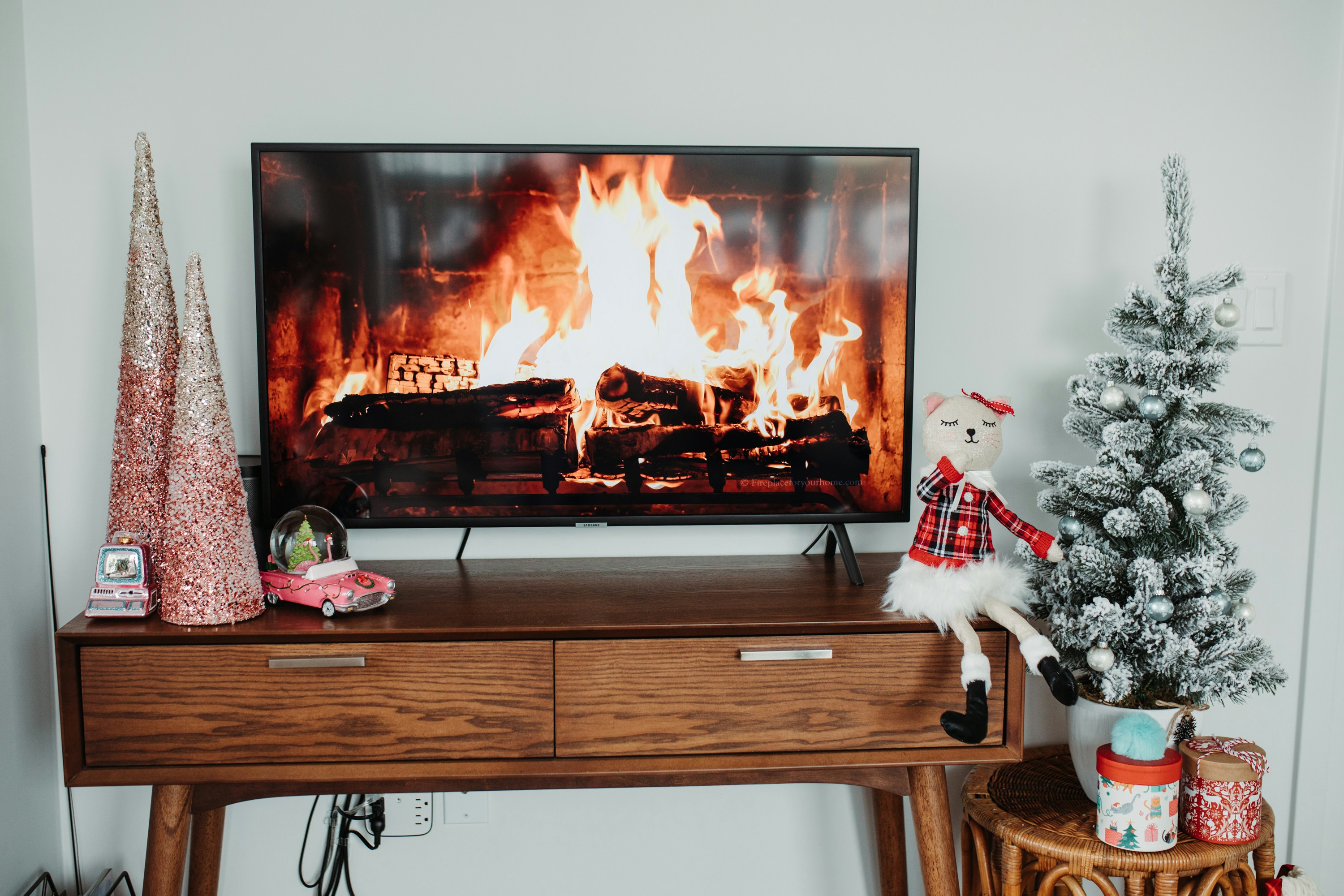 How to decorate your TV stand for Christmas