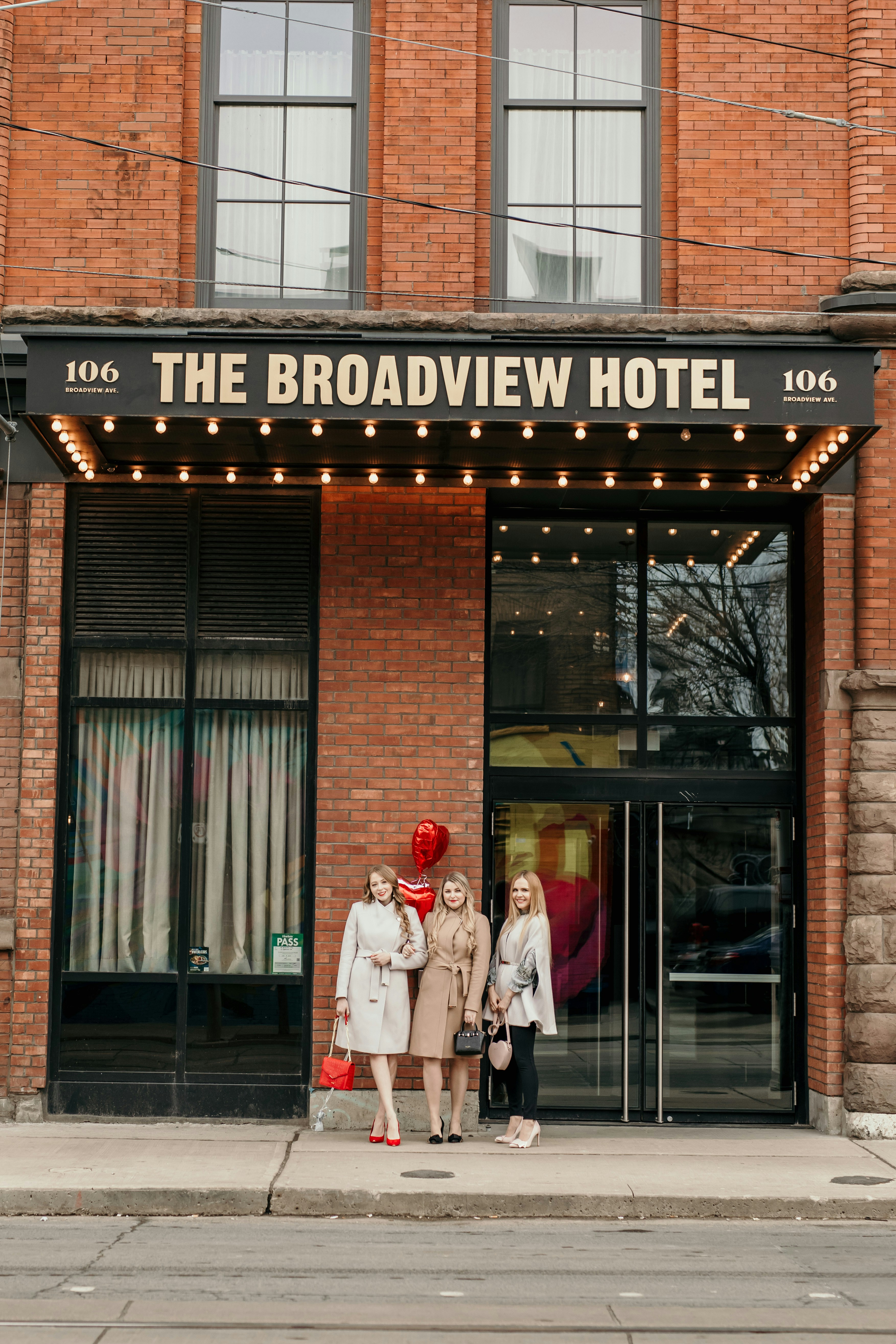 Galentine's Day Brunch at the Broadview Hotel: a heritage building that has been transformed into a chic, boutique hotel and venue space with gorgeous decor and inspiring cuisine. 