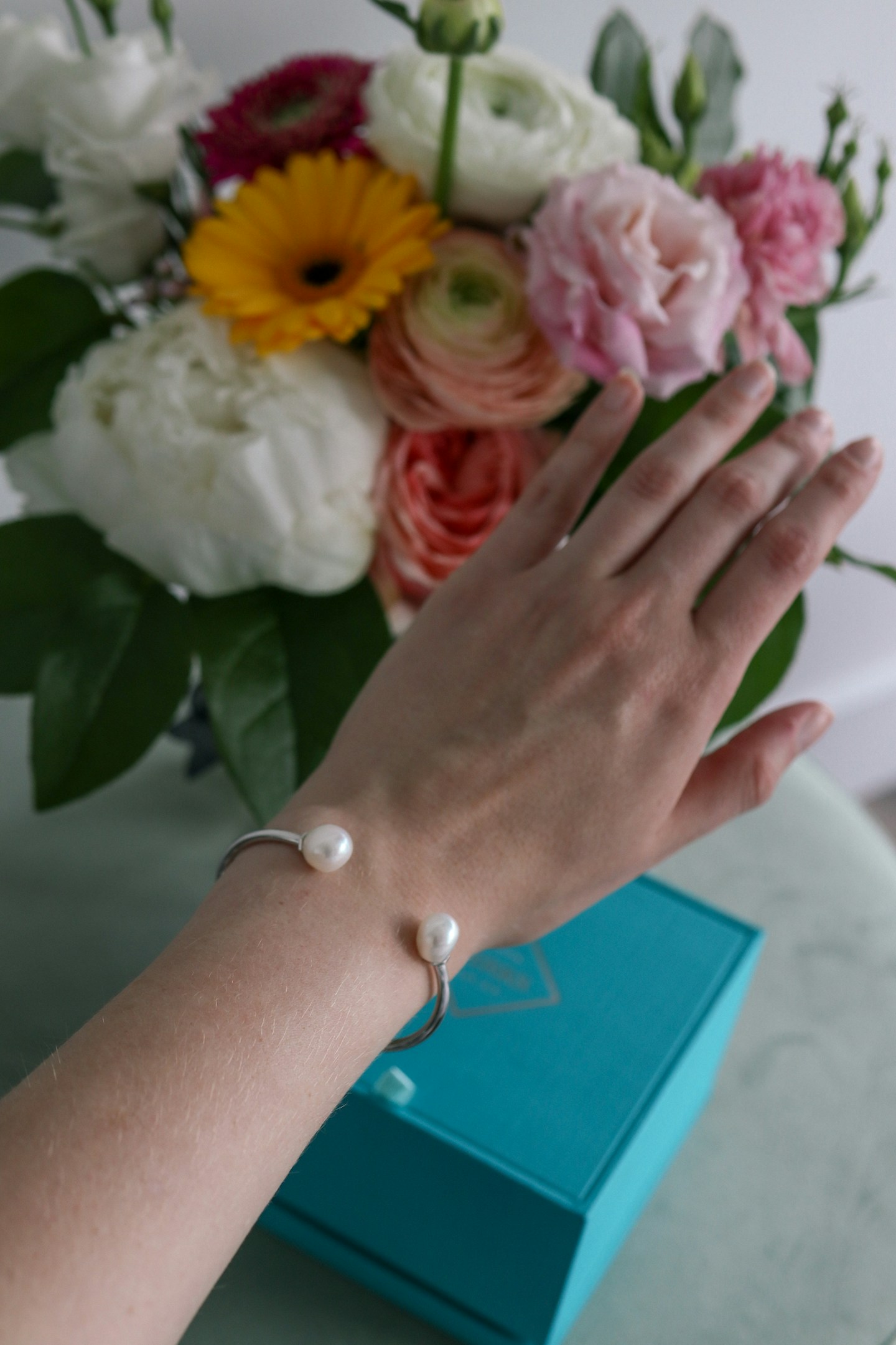 Birks Bee Chic Baroque Pearl silver bracelet - the perfect gift idea for the modern woman! Elegant, minimal but still makes a statement with freshwater pearls and silver.