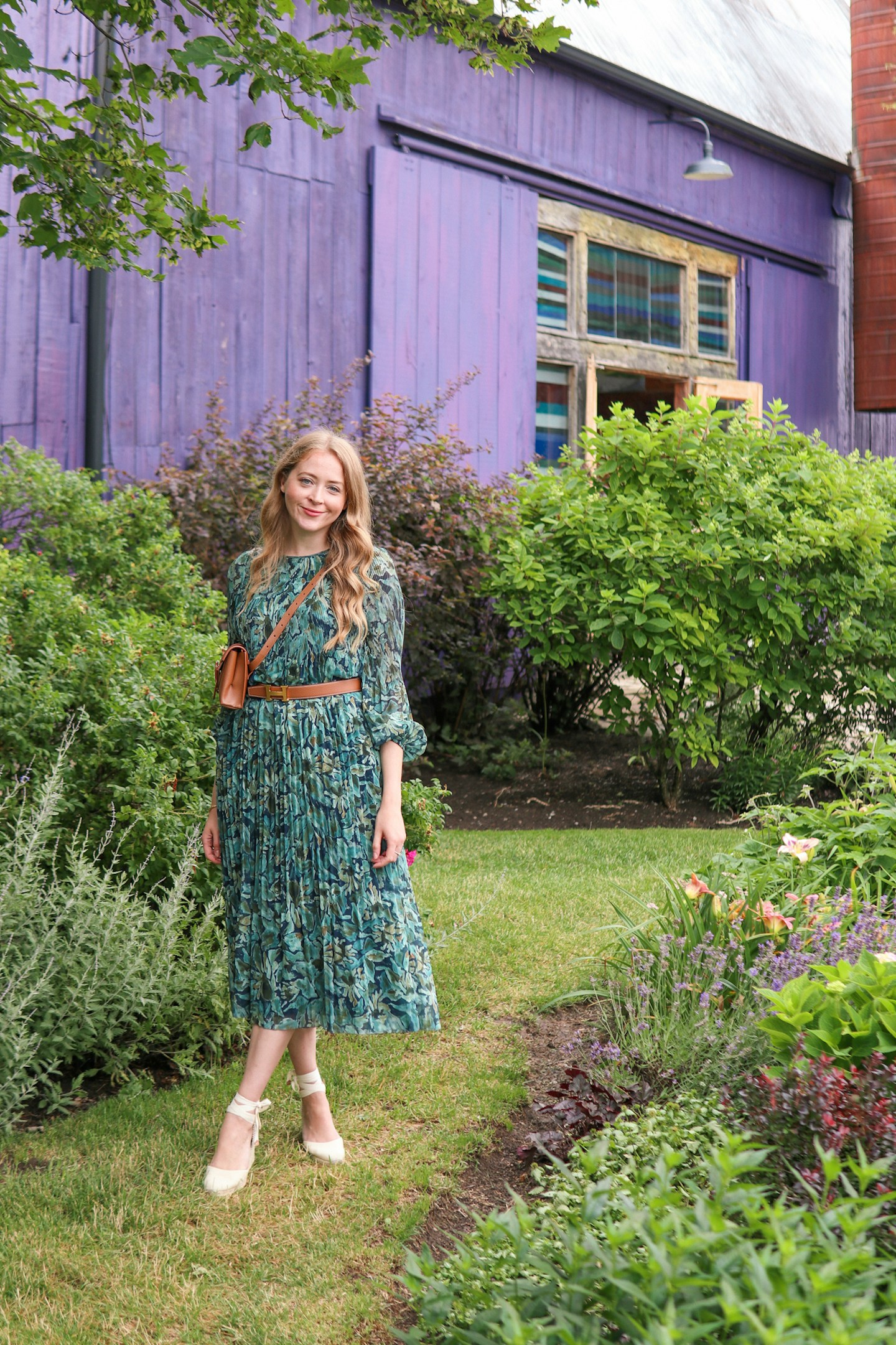 Closson Chasse is a beautiful Prince Edward County Winery, but it also produces beautiful wines too! I'm wearing an Aritzia Wilfred Riviera Dress, Castaner espadrilles and an Hermes Constance Belt.