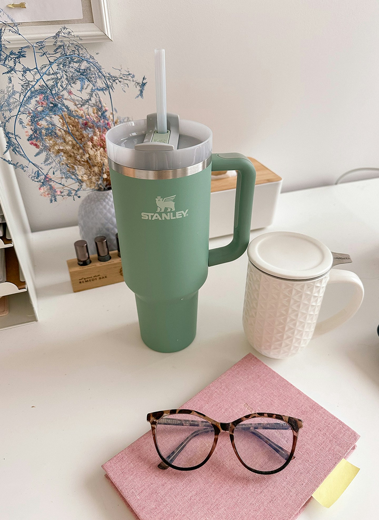 Are Stanley tumblers worth it? I share 8 reasons for why you should buy a Stanley mug, from the lifetime guarantee, the fact that they fit into car cupholders and that they're dishwasher safe! Not to mention all those adorable colours...
