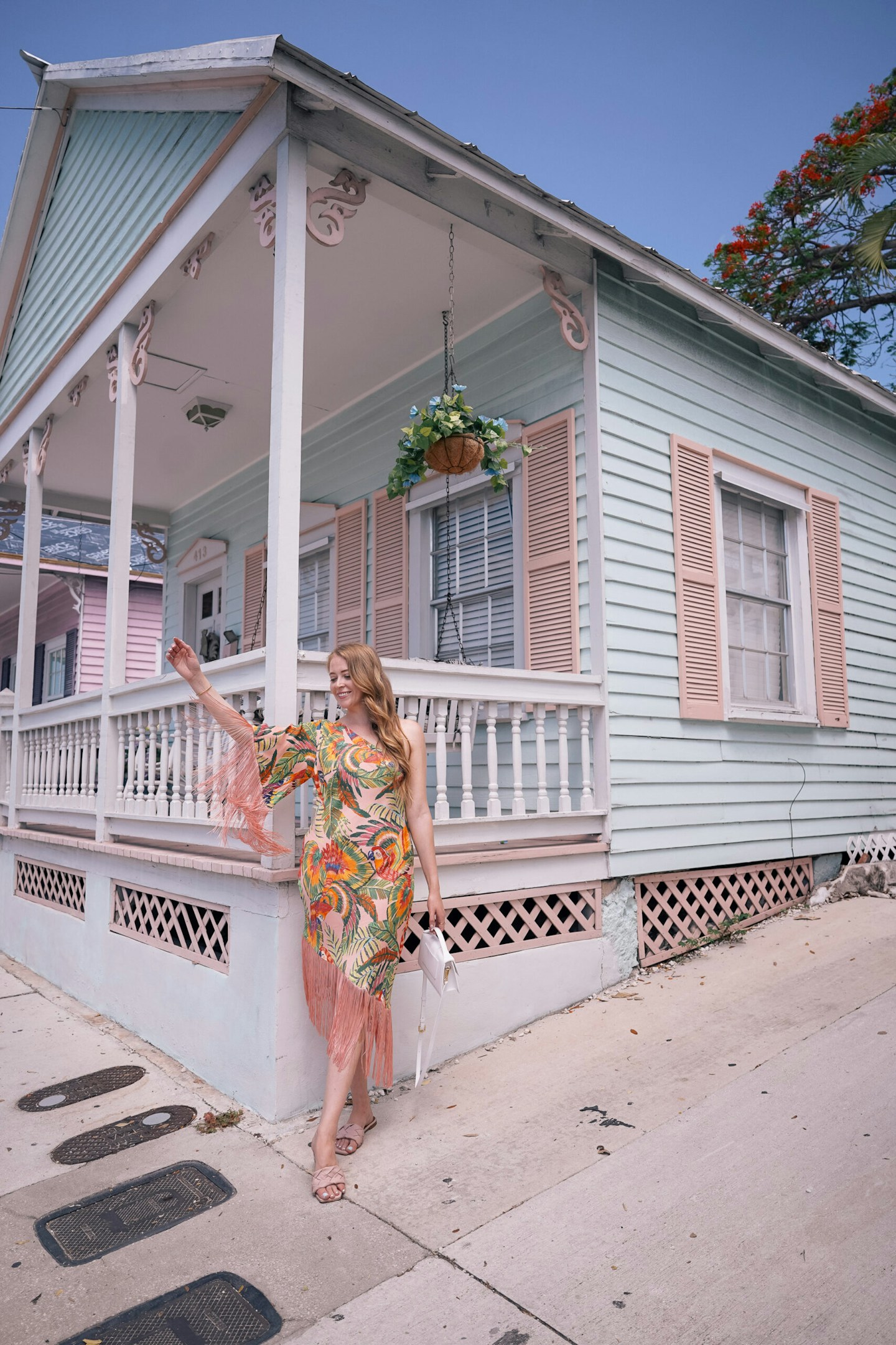 The charming pastel houses in Key West Florida are so beautiful - get lost wandering the streets of Key West and discovering its history as a fishing and resort town.